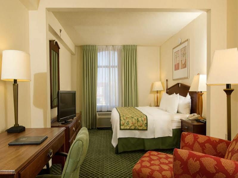 Fairfield Inn And Suites Atlanta Airport South/Sullivan Road College Park Zewnętrze zdjęcie